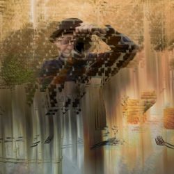 Abstraktes, digital verzerrtes Porträt eines Fotografen mit Kamera; überlagerte Strukturen aus Natur, Pixelartefakten und vertikalen Fragmenten erzeugen einen surrealen, träumerischen Eindruck.